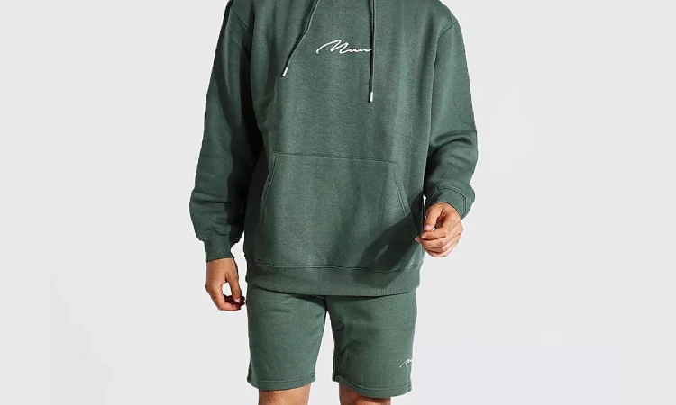 Celana Pendek dengan Oversized Sweatshirt, Sumber: boohoo.com
