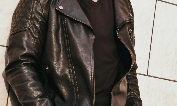 Tips merawat jaket kulit, Sumber: pexels.com